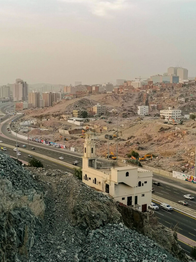 نكاسة مكة بعد الإزالات (أنس الحارثي)