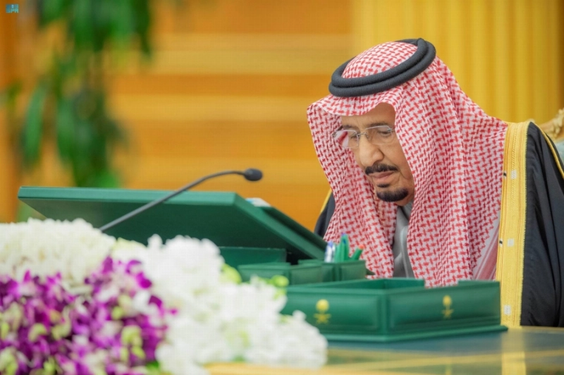 خادم الحرمين مترئسا جلسة مجلس الوزراء أمس (واس)