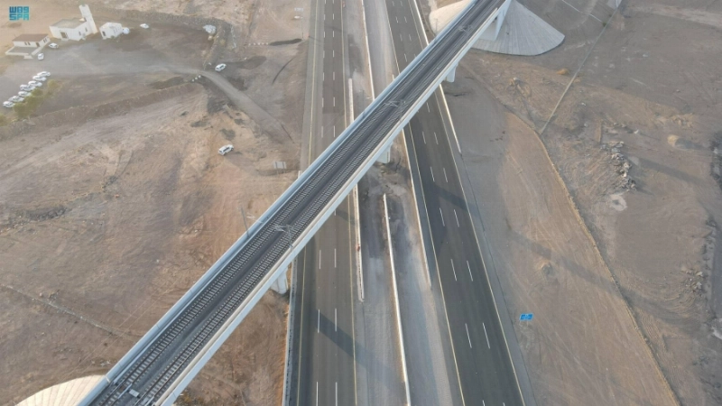 الجسور العلوية فوق طريق المدينة مكة (مكة)