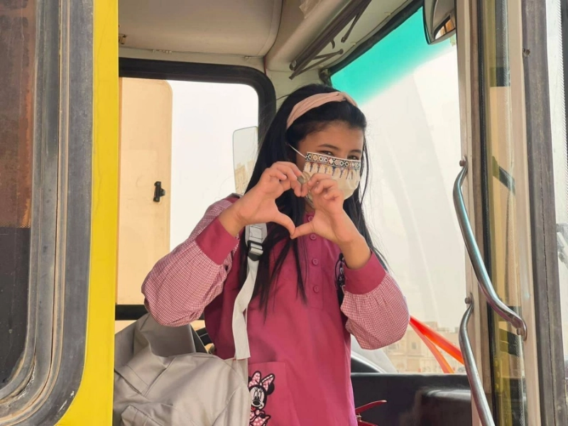 رسمة قلب تعبر عن فرحة تلميذة