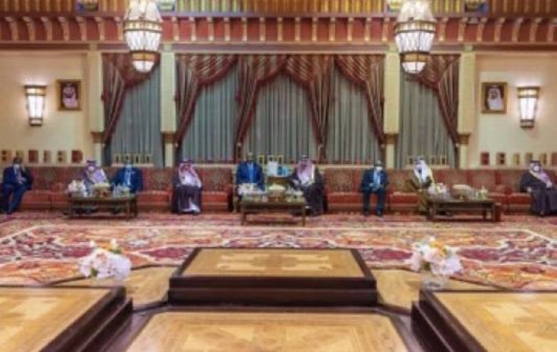 خادم الحرمين الشريفين يستقبل رئيس مجلس السيادة الانتقالي بجمهورية السودان ويقيم مأدبة عشاء (واس)