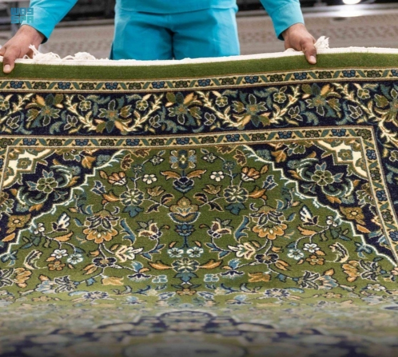 السجاد الجديد بالمسجد الحرام (مكة)