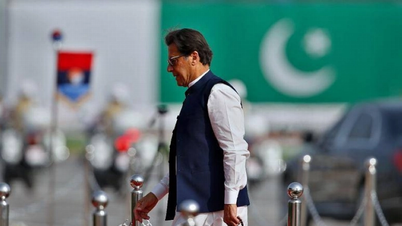عمران خان.. قد يغادر اليوم (مكة)