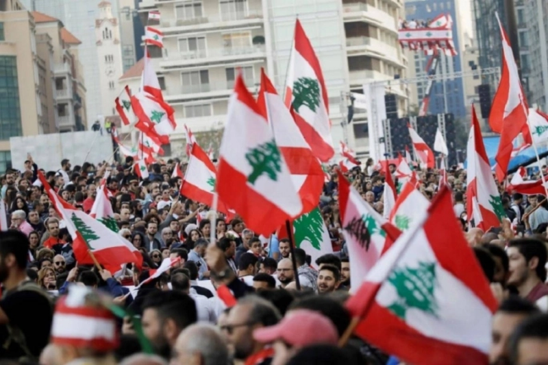 لبنانيون يرفضون حزب الله الإرهابي (مكة)