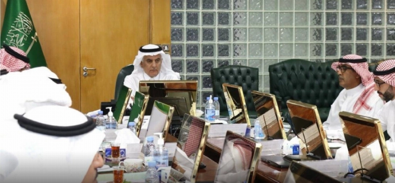الفضلي مترئسا الاجتماع