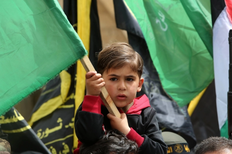 طفل فلسطيني خلال مسيرة في خان يونس
