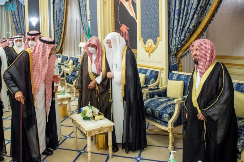 الملك سلمان بن عبدالعزيز خلال الاستقبال (واس)