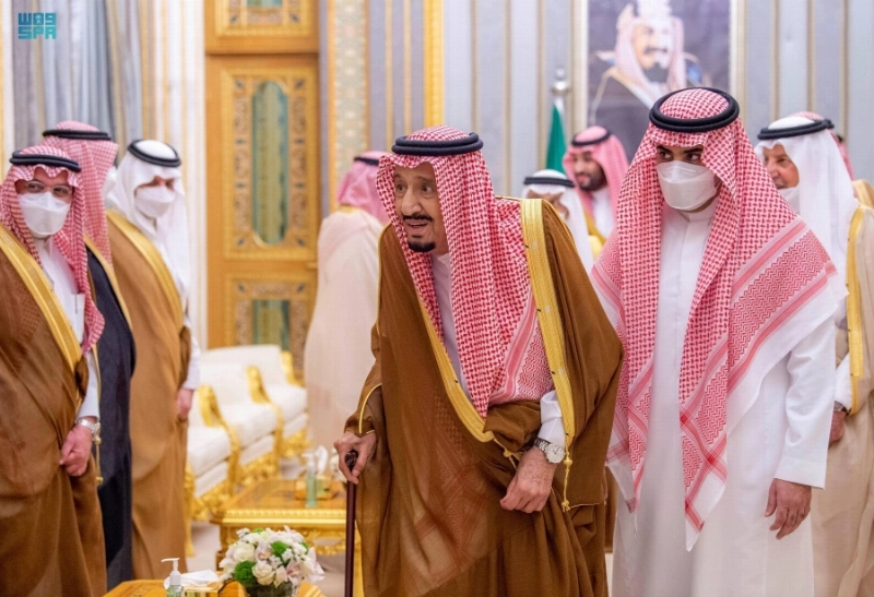 خادم الحرمين خلال استقبال أمراء المناطق