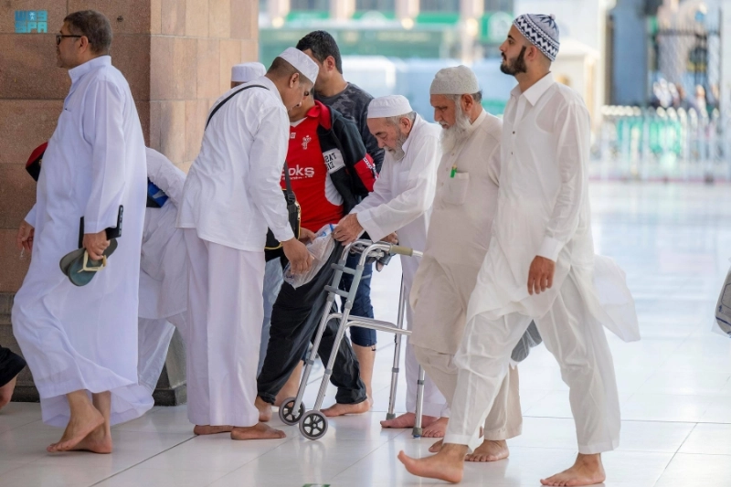 خدمات مكثفة للزوار كبار السن (مكة)