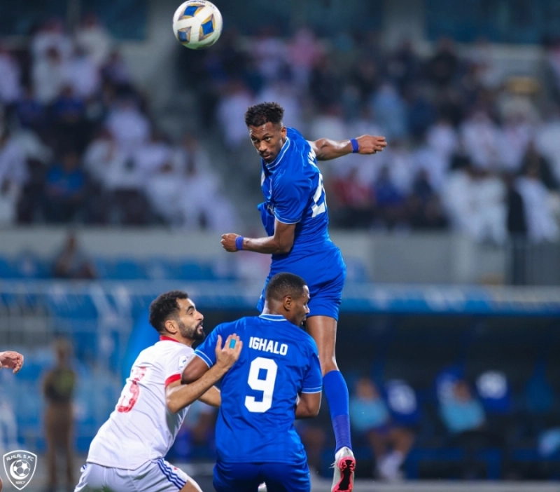 الهلال والشارقة في مواجهتهما الأخيرة