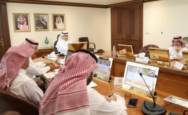 الفضلي مترئسا الاجتماع