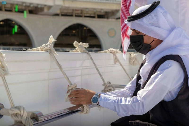 شد حزام ثوب الكعبة المشرفة