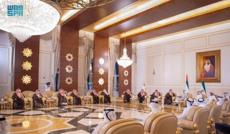 رئيس دولة الإمارات لدى استقباله ولي العهد والوفد المرافق