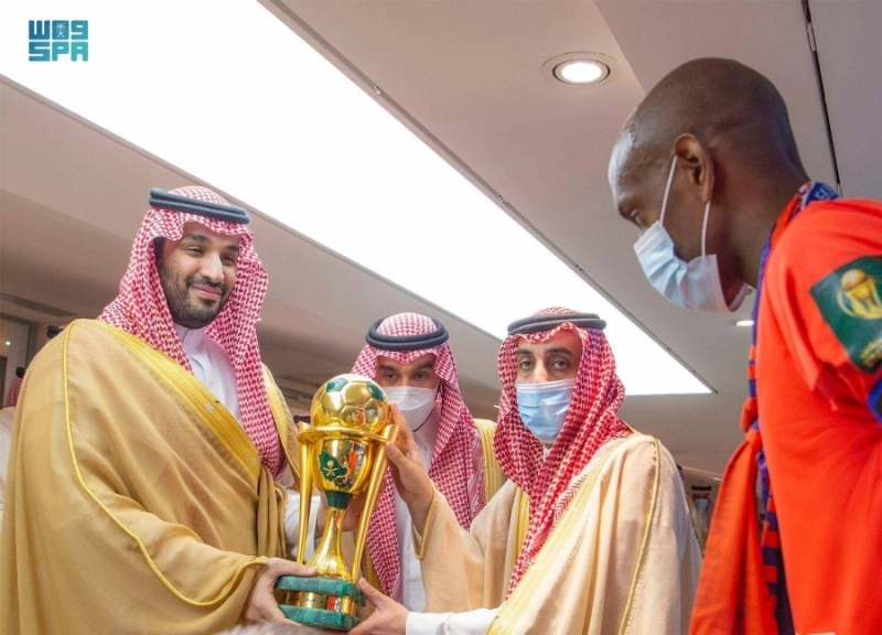 ولي العهد متوجا الفيحاء بكأس خادم الحرمين (واس)