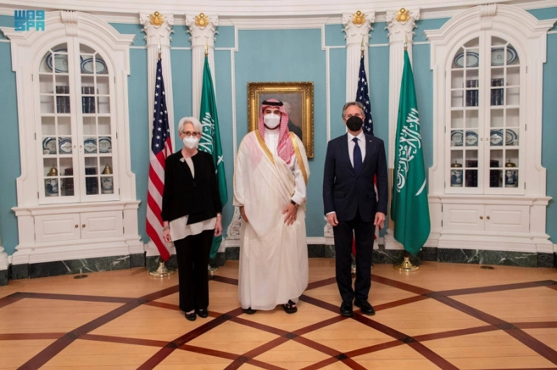 خالد بن سلمان خلال لقائه أنتوني بلينكن (واس)