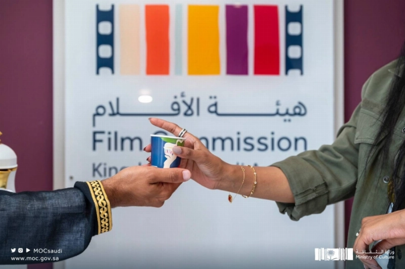اعتزازا بإرث المملكة الحافل بالكرم، تحضر القهوة السعودية في مهرجان كان السينمائي، وذلك ضمن مبادرة «عام القهوة السعودية 2022»، التي أطلقتها وزارة الثقافة مطلع العام الحالي.