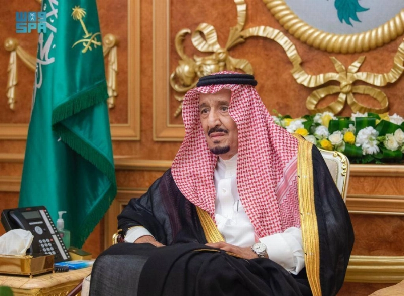 الملك سلمان لدى استقباله نائب أمير الحدود الشمالية