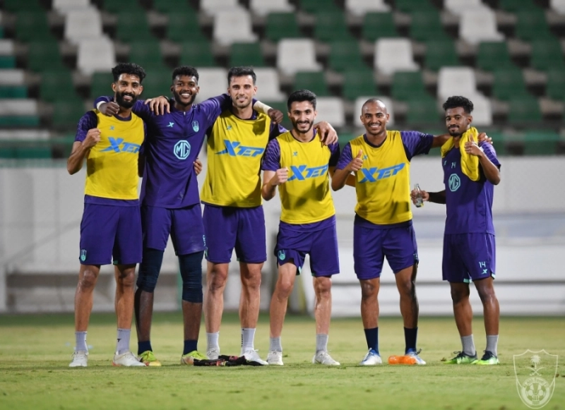 لاعبو الأهلي بعد التمرين