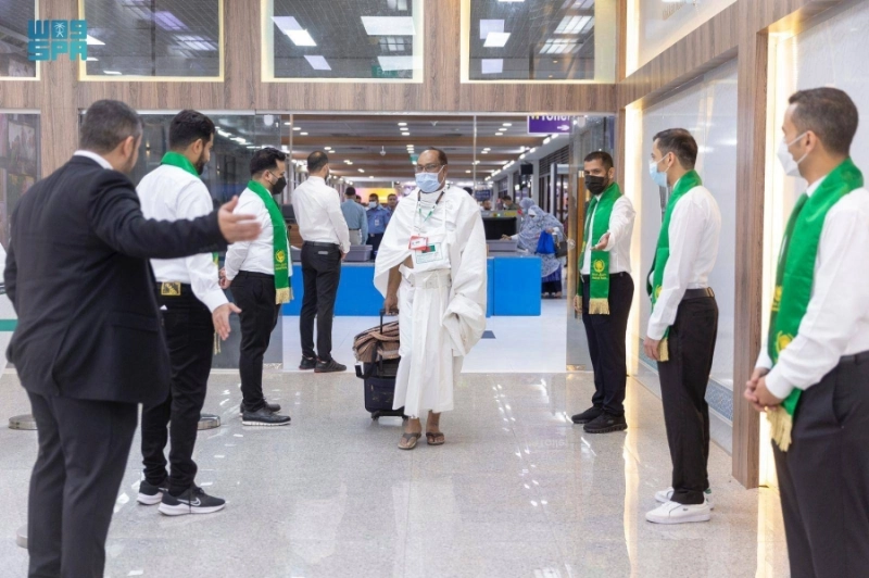 طلائع الحجاج لدى مغادرتهم (واس)