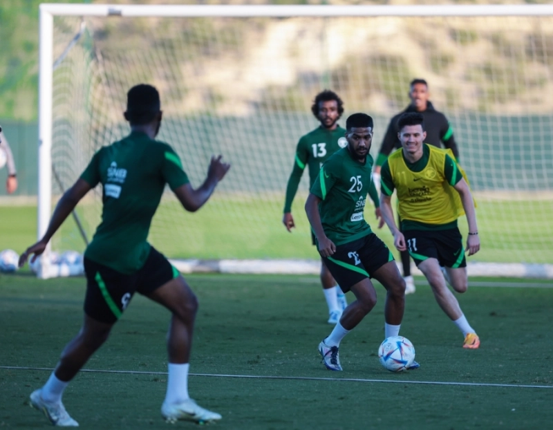 جانب من تدريبات الأخضر أمس (مكة)