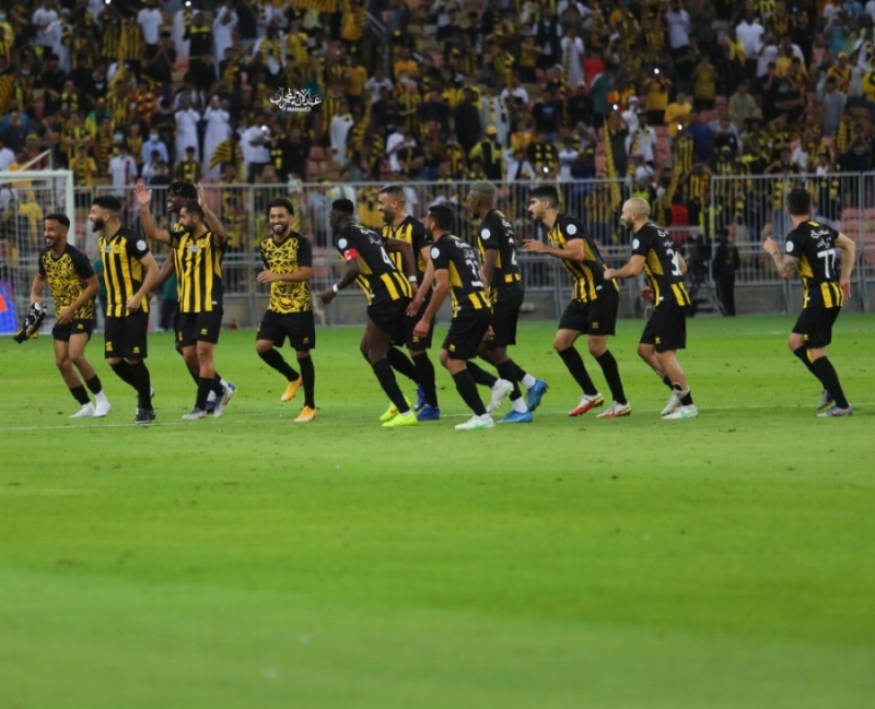احتفالية لاعبي الاتحاد «يمشي كدا كدا» بعد فوزهم في إحدى المباريات