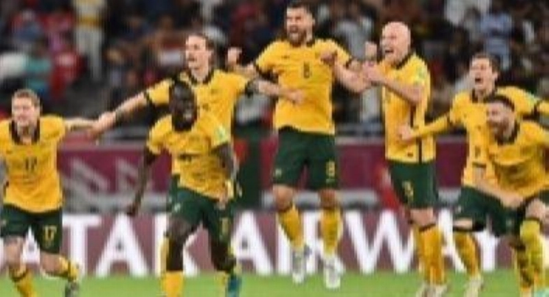 فرحة لاعبي المنتخب الأسترالي بعد التأهل للمونديال