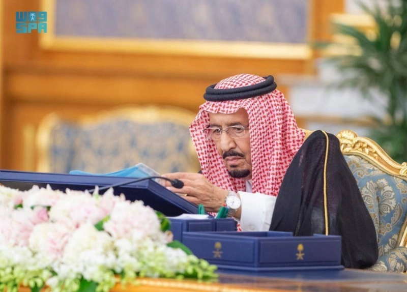 خادم الحرمين خلال ترؤسه جلسة المجلس
