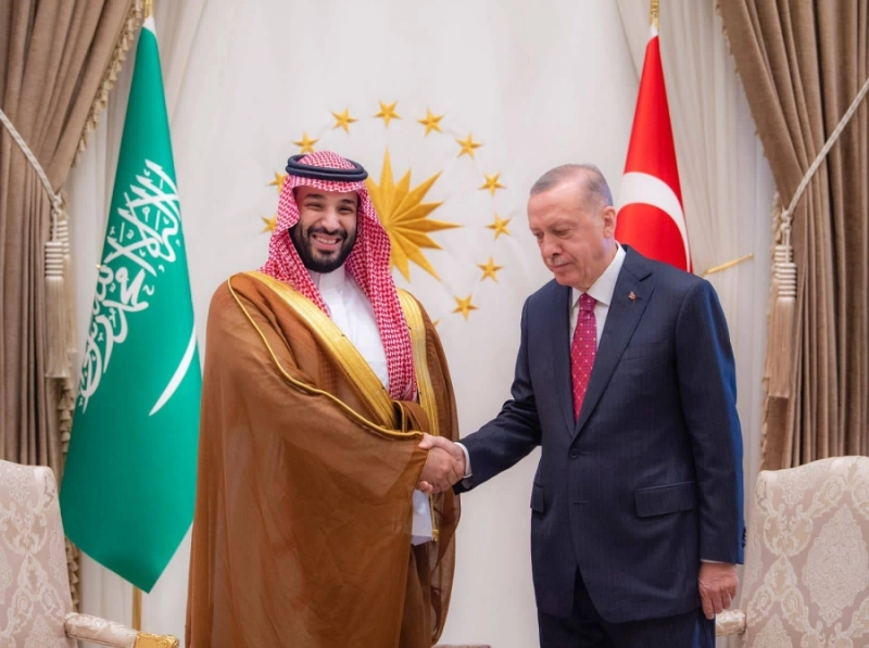 الرئيس التركي مرحبا بولي العهد في المجمع الرئاسي بأنقرة (واس)