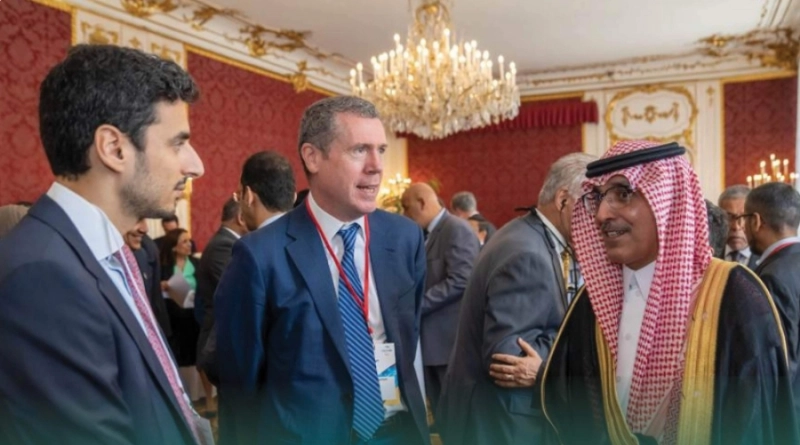 الجدعان خلال مشاركته في الاجتماع