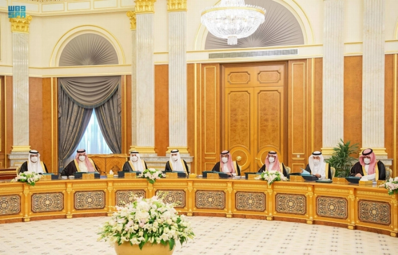خادم الحرمين خلال ترؤسه جلسة مجلس الوزراء أمس (واس)