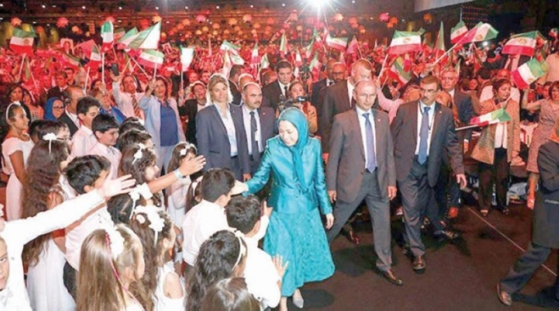 جانب من المؤتمر السنوي السابق للمعارضة الإيرانية (مكة)