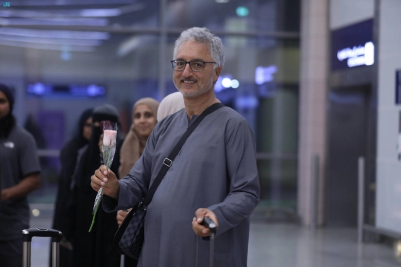 استقبال الحجاج بالورود (مكة)