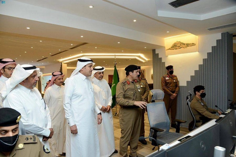 صالح الجاسر خلال جولته التفقدية (مكة)