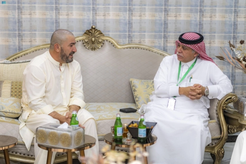 ماجد القصبي لدى استقبال آدم محمد (واس)