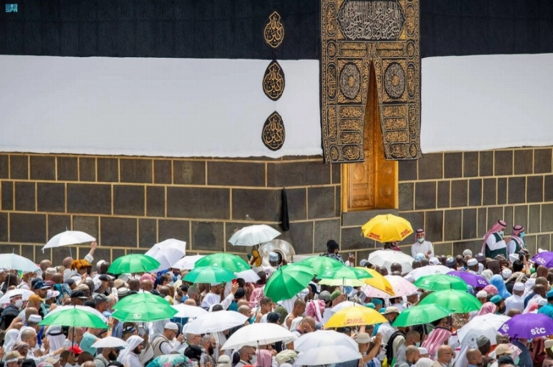 ضيوف الرحمن يؤدون طواف الوداع (مكة)
