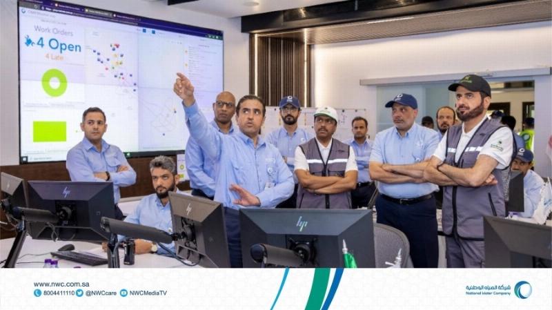 توفيق الربيعة يطلع على الأنظمة التقنية للخدمات المائية (مكة)