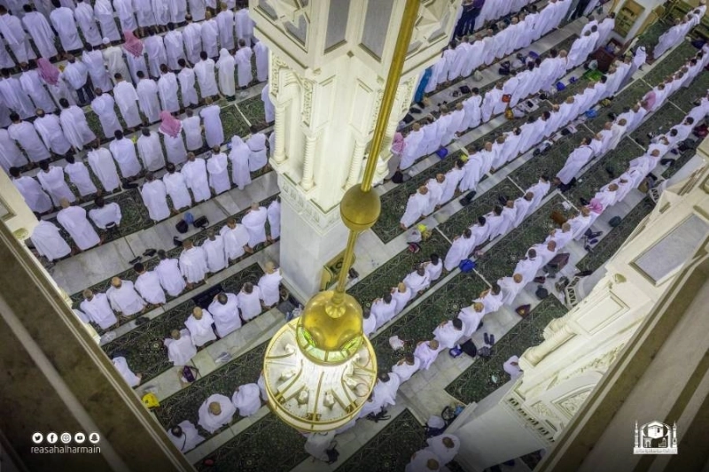 أروقة المسجد الحرام امتلأت بالمصلين (مكة)