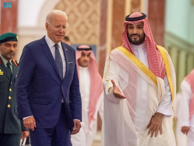 ولي العهد مستقبلا الرئيس الأمريكي في قصر السلام بجدة أمس