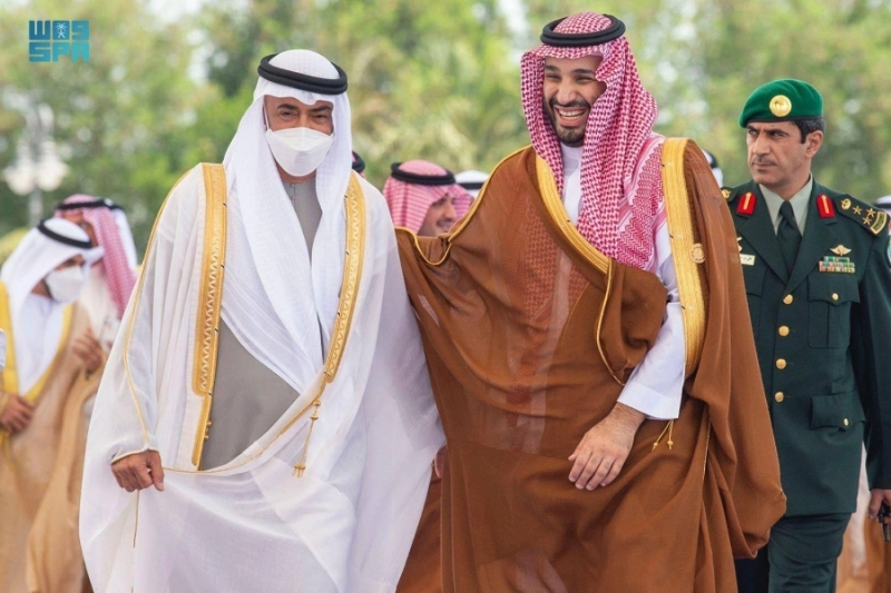 الأمير محمد بن سلمان مستقبلا الشيخ محمد بن زايد