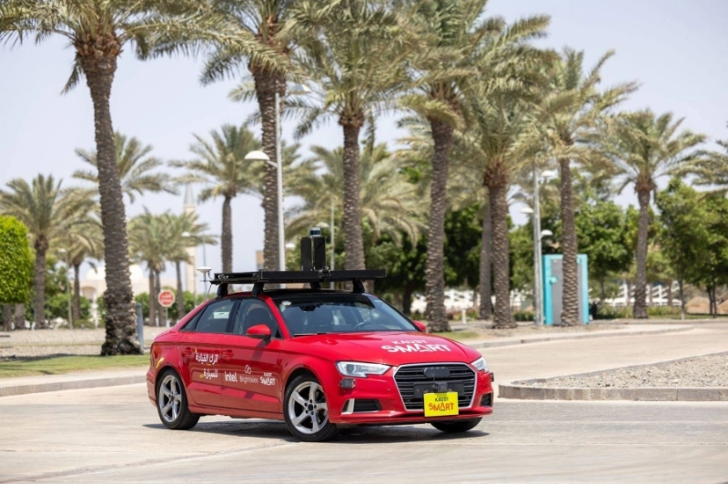Photo captions:
Smart_0W1A7343_KAUST:
منصة (REDD)، مشروع تجريبي بواسطة كاوست وإنتل وبرايتسكايز يستخدم الابتكارات البحثية والذكاء الاصطناعي لاختبار نظام القيادة الذاتية في السيارات وتطويره