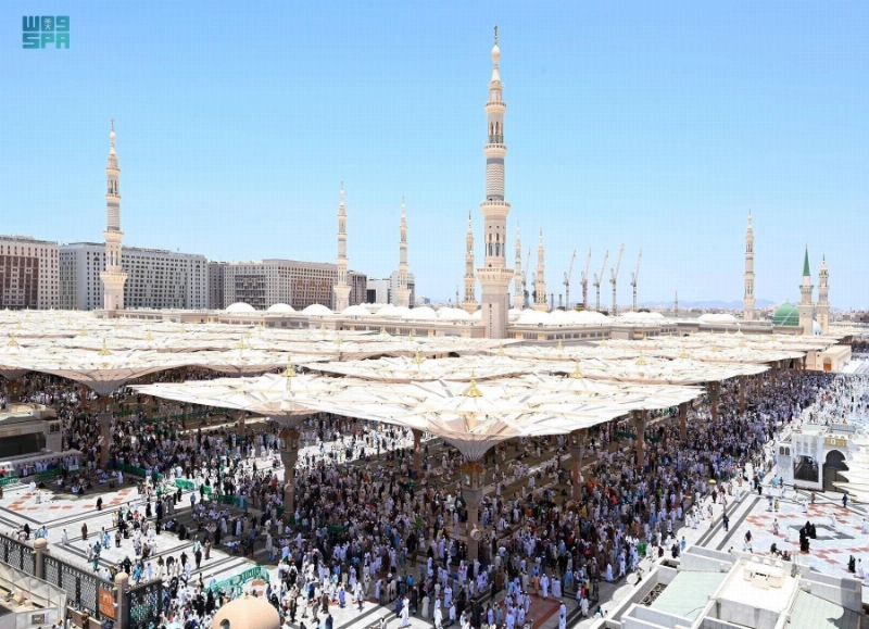 ساحات المسجد النبوي امتلأت بالحجاج (مكة)