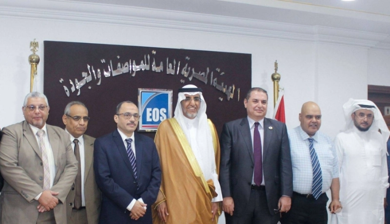 على هامش الاجتماع