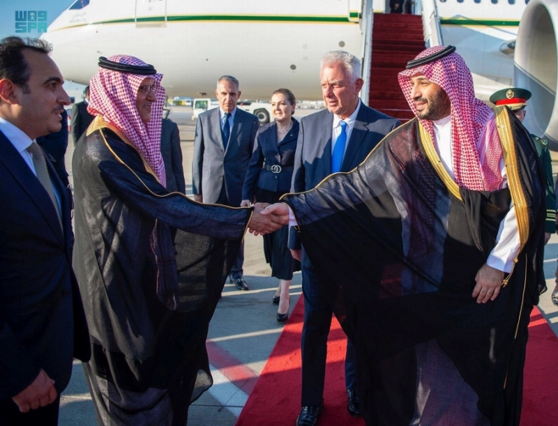 ولي العهد خلال وصوله مطار أثينا (واس)