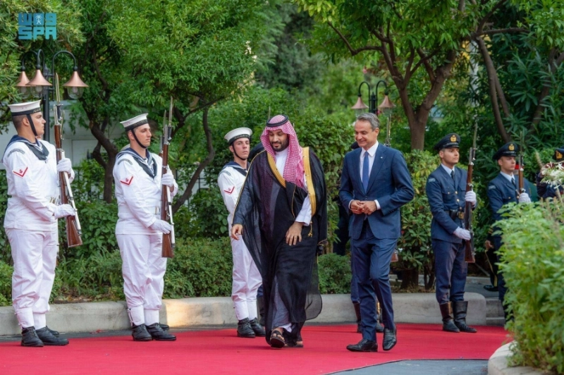 من مراسم استقبال الأمير محمد بن سلمان بقصر مكسيموس (واس)