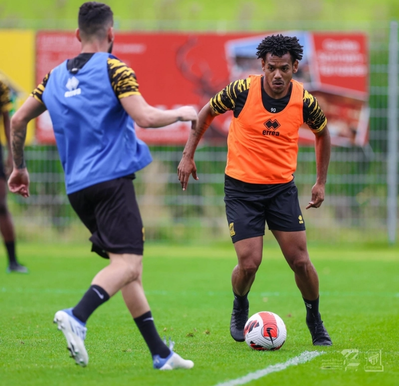 بعض لاعبو الاتحاد خلال المعسكر