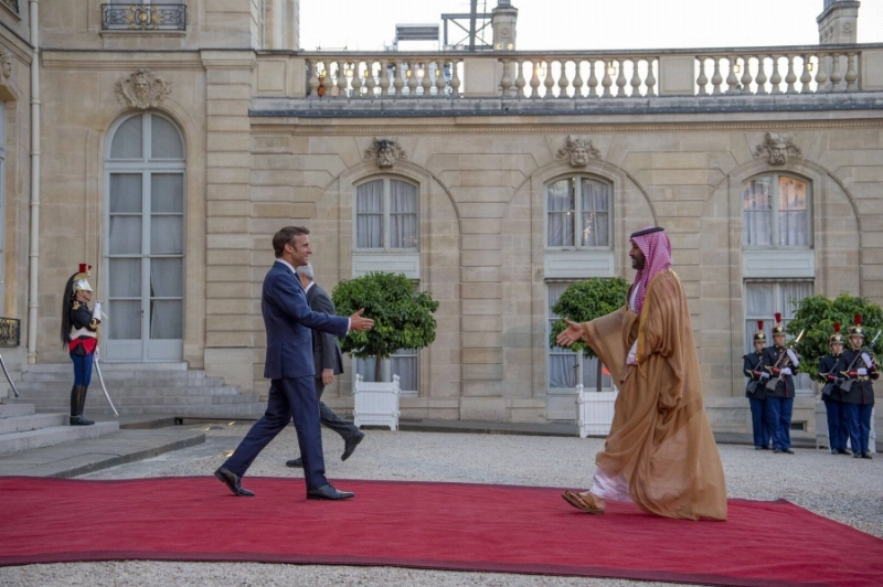من مراسم استقبال ولي العهد في قصر الإليزيه (واس)