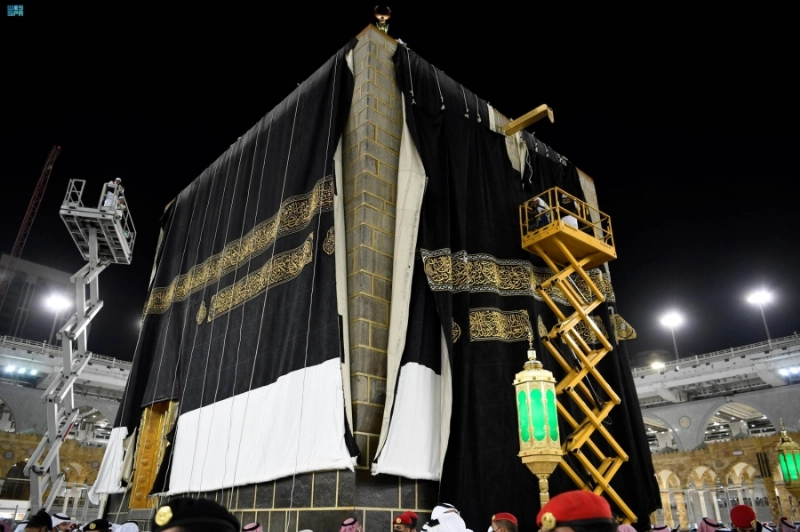 الكعبة المشرفة كما بدت بعد تركيب الكسوة الجديدة (مكة)