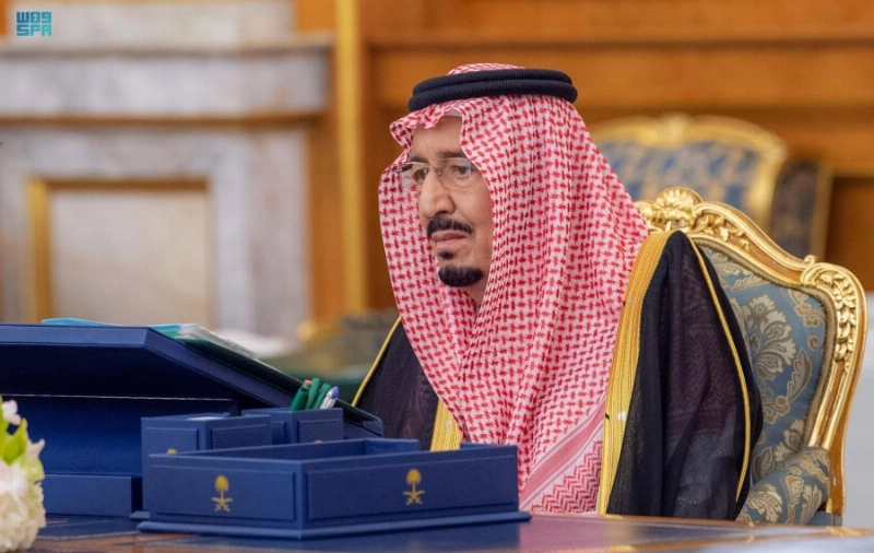 خادم الحرمين مترئسا جلسة مجلس الوزراء أمس (واس)