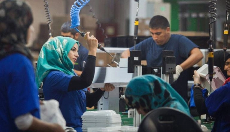 فلسطينيون يعملون في اسرائيل (مكة)