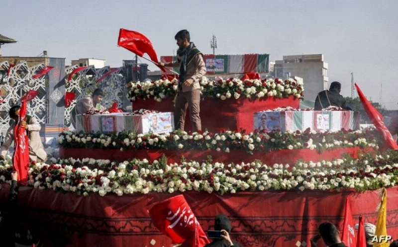 إحدى الجنازات التي خرجت من طهران